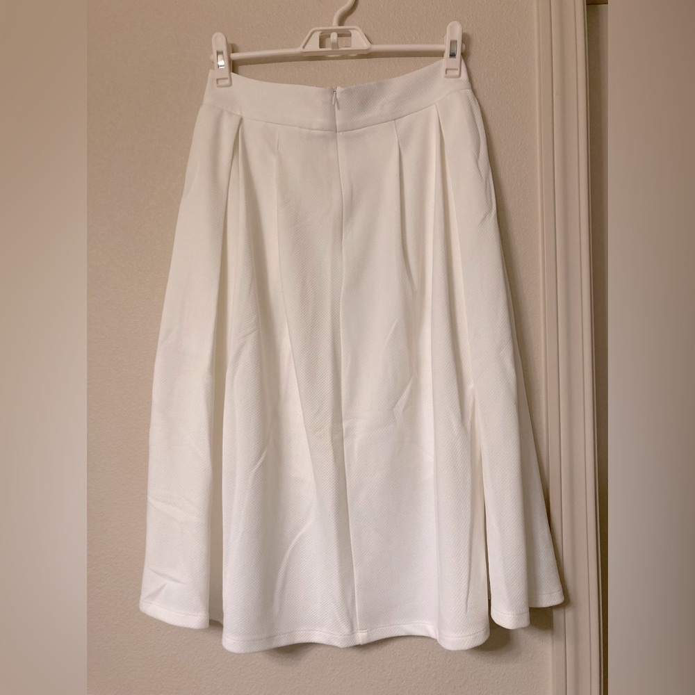 WAYF White Pleated Skirt Size M Like New